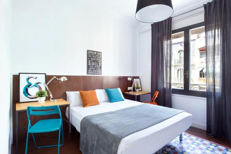Traveller House 7 Bedroom Apartment Barcelone Extérieur photo